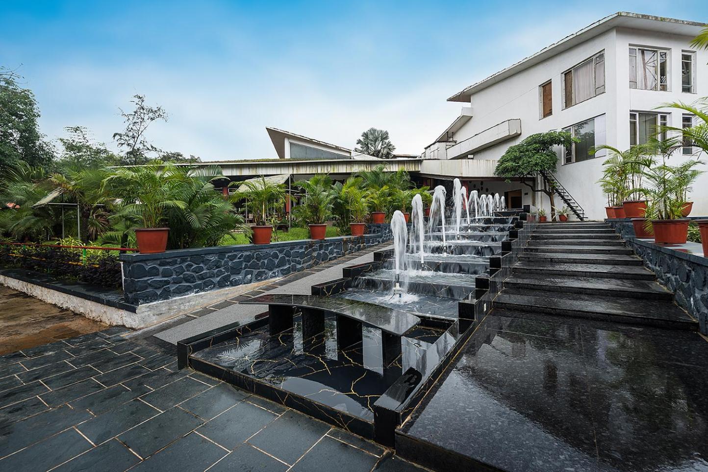 Manas Lifestyle Resort, Igatpuri Esterno foto